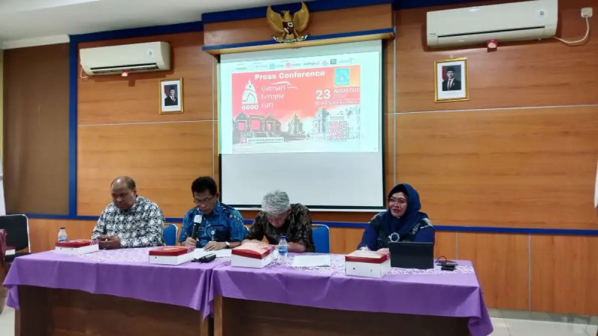 JUMPA PERS: Sekretaris Daerah Kabupaten Sleman Abu Bakar saat menjelaskan event Sleman Temple Run Jumat (7/8).&nbsp;(Delima&nbsp;Purnamasari/Radar Jogja)