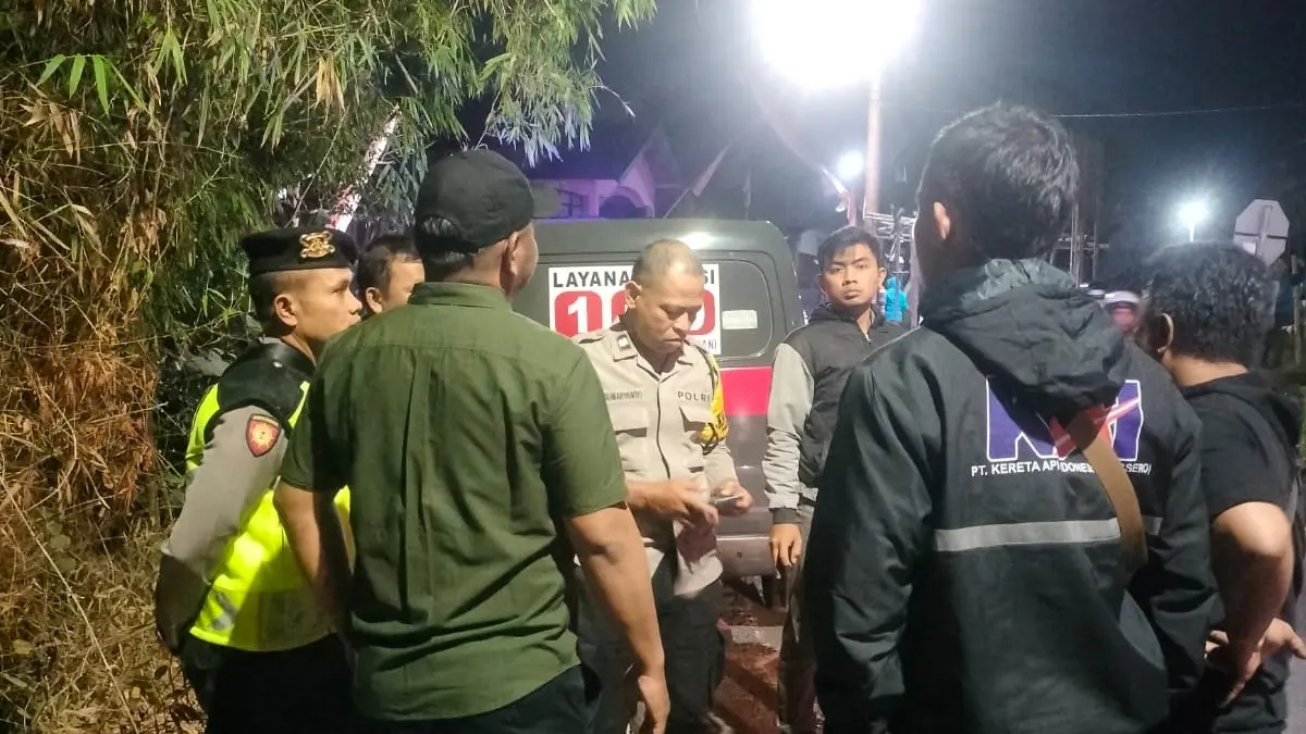 Peninjauan lokasi palang pintu kereta api yang rusak - Dokumentasi Polresta Sleman&nbsp;