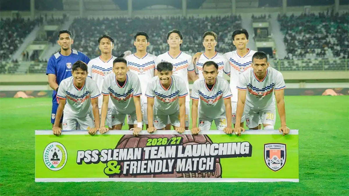 Starting eleven Kendal Tornado FC saat menghadapi PSS Sleman dalam laga uji coba bertajuk team launching.
