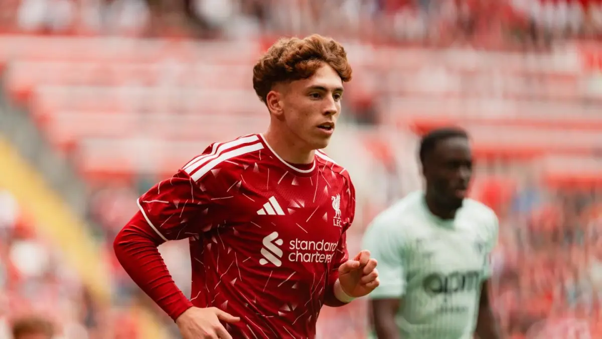 Victor Munoz jalani debut bersama Liverpool di Anfield.