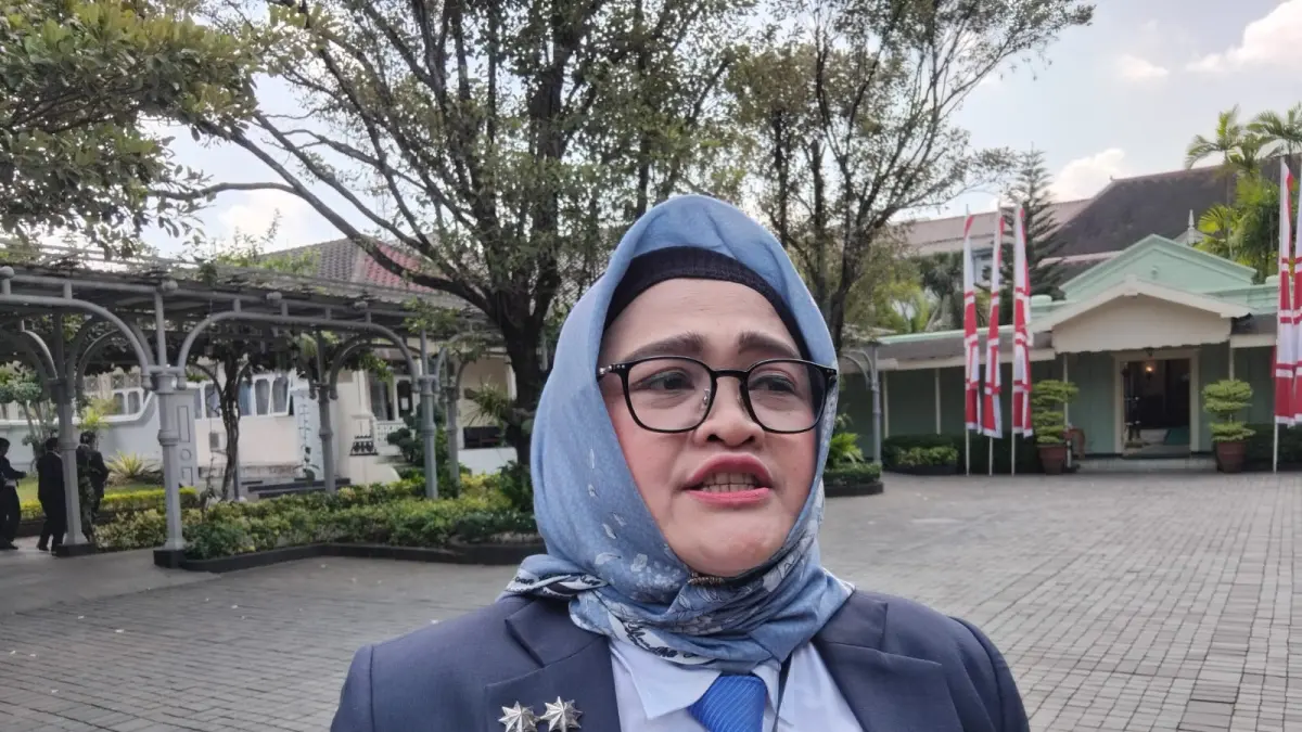 Keterangan Ketua Tim Penilai Kinerja PNS DIY Ni Made Dwipanti - Foto Rizky Wahyu/Radar Jogja 