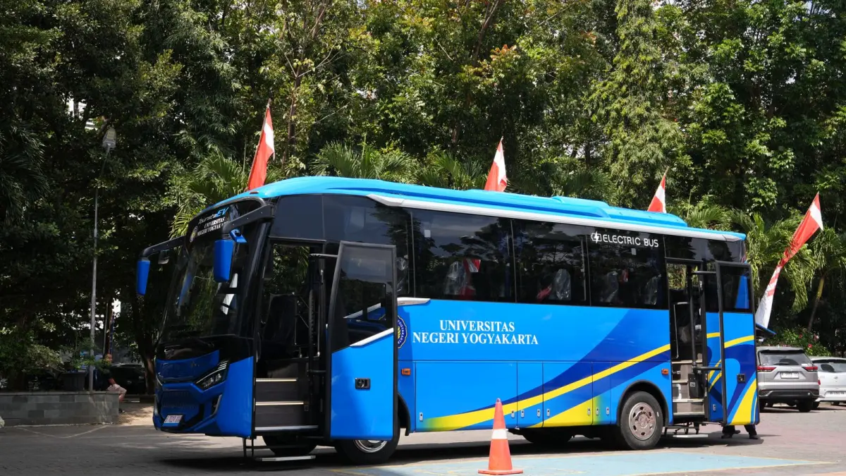 Bus UNY