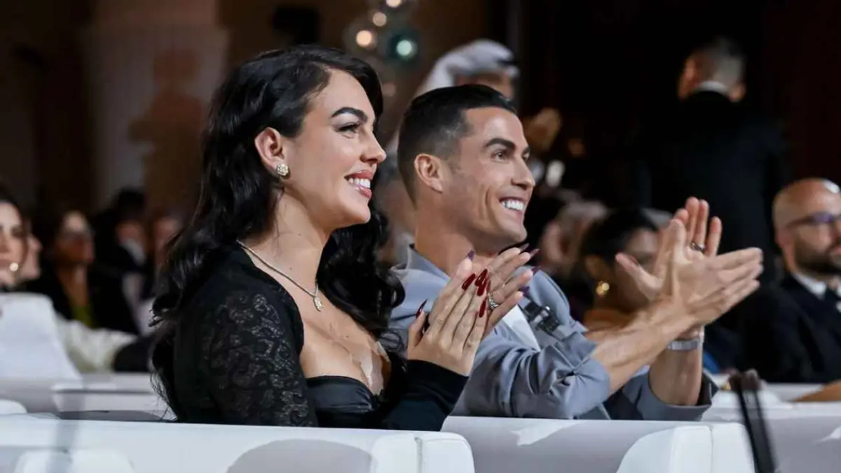 Cristiano Ronaldo menikah dengan Georgia Rodriguez di Portugal.