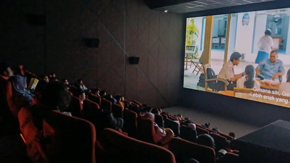 NOBAR FILM: BNNP DIY ajak pelajar nonton film gratis "MAJU: Jejak Pahit si Kembang Gula" di Bioskop CGV J-Walk Yogyakarta, Selasa (11/8/2026) siang. (Yunita Tri Hastuti/Magang Radar Jogja)