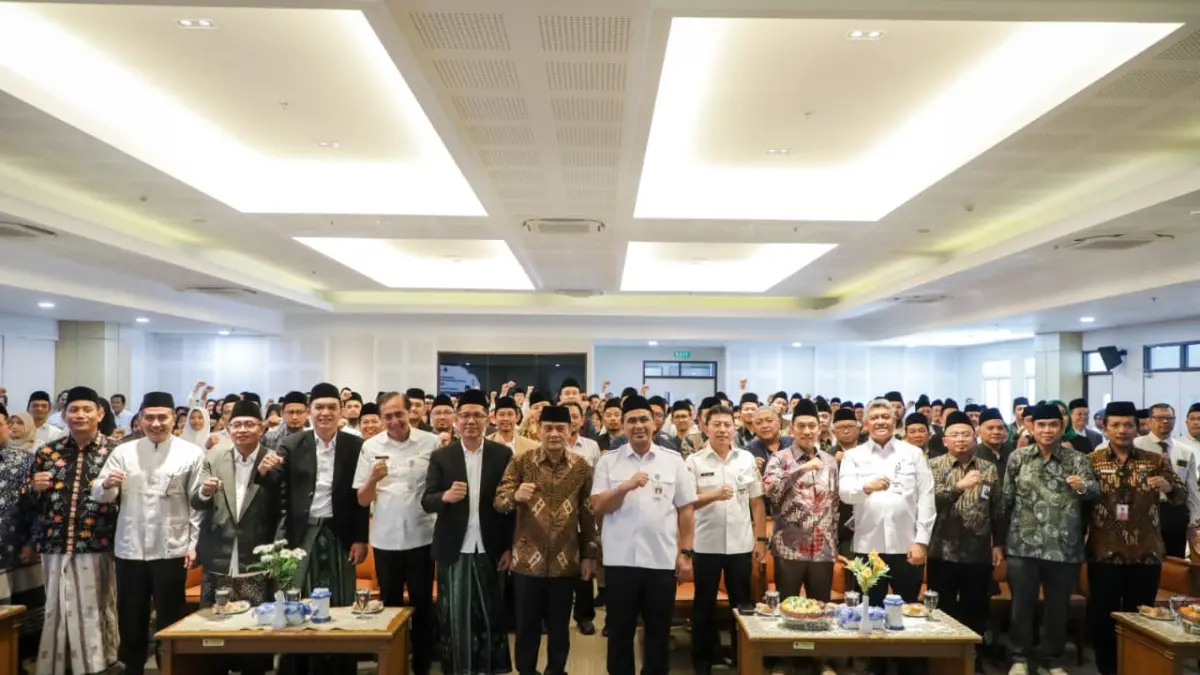 Penyerahan dan Pembekalan Beasiswa Santri dan Pengasuh Pesantren Tahun 2026 serta Penandatanganan Naskah Kerja Sama Pemprov Jateng dengan Ma