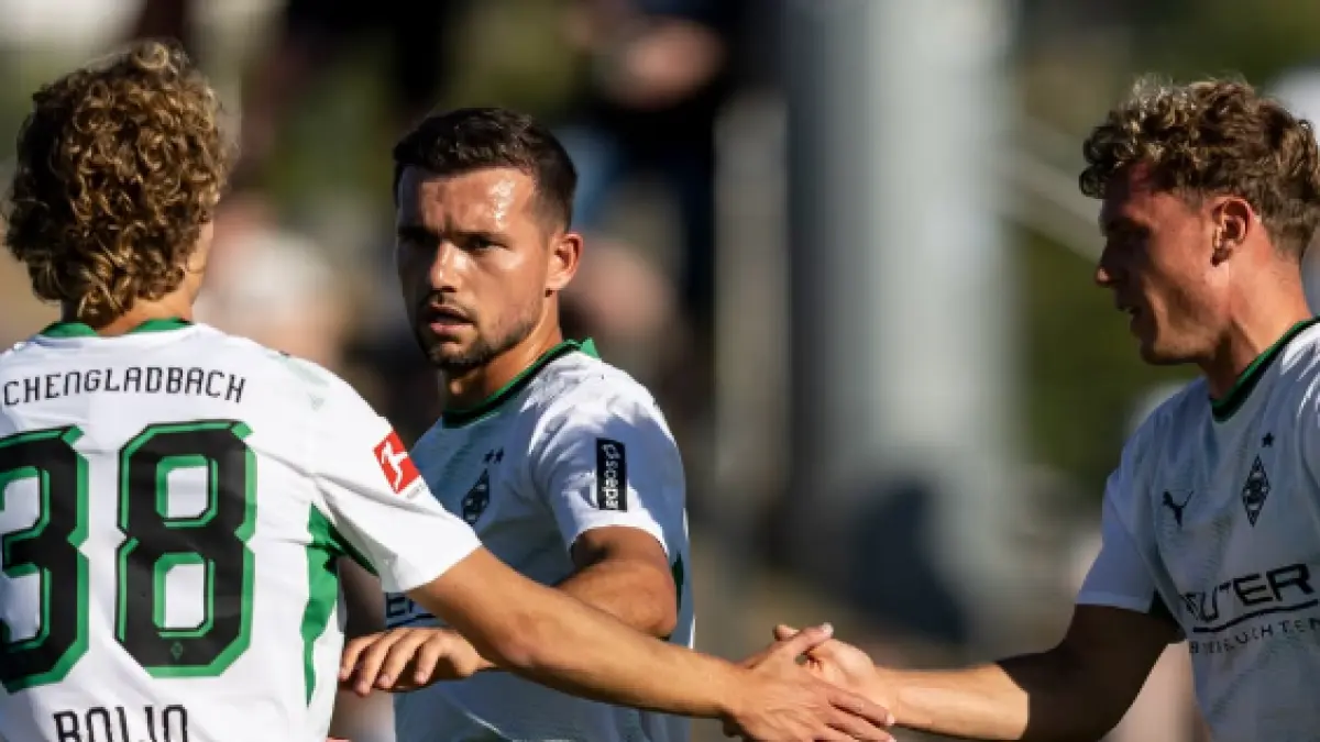Selebrasi para pemain Borussia Monchengladbach dalam kemenangan atas SSVg Velbert di laga pramusim.