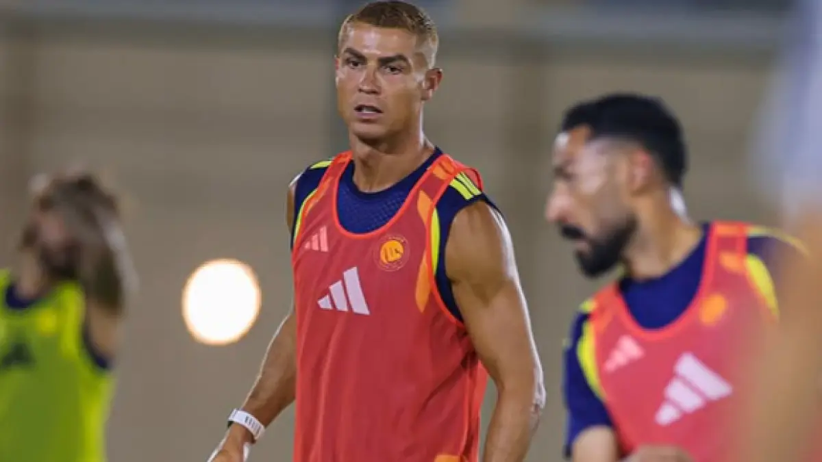 Cristiano Ronaldo kembali berlatih dengan klubnya, Al Nassr dengan tampilan baru setelah menikah dengan Georgina Rodriguez.