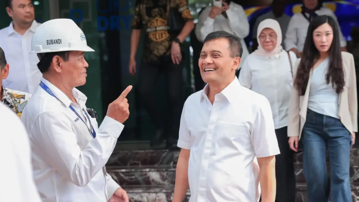 Gubernur Jateng Ahmad Luthfi melakukan studi komparatif ke Cikarang Dry Port, Kabupaten Bekasi, Sabtu, 15 Agustus 2026.