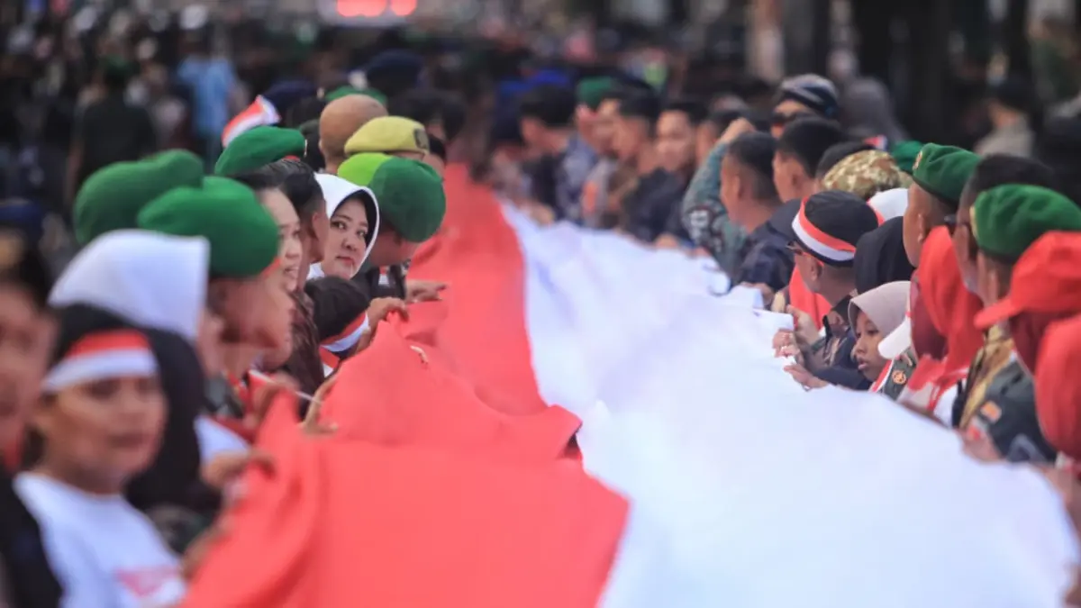 pawai bendera merah putih sepanjang 481 meter yang dilangsungkan di kawasan Malioboro, Jogjakarta