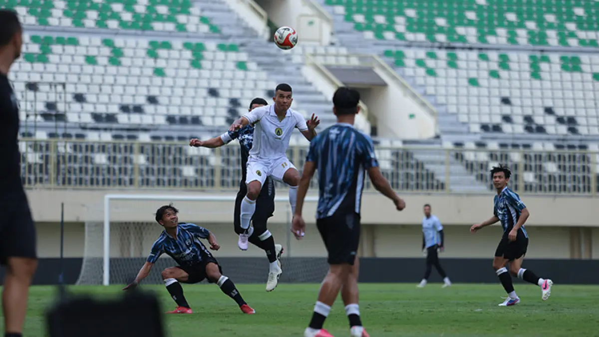 Laga uji coba kedua PSS Sleman melawan Persita Tangerang di Maguwoharjo International Stadium (MaglS), Sabtu (15/8/2026). (Foto: Dokumentasi PSS)