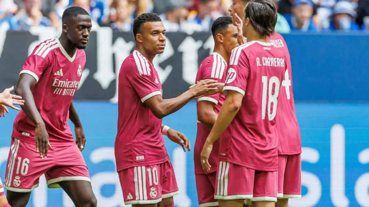 Selebrasi para pemain Real Madrid dalam kemenangan pramusim melawan Schalke.