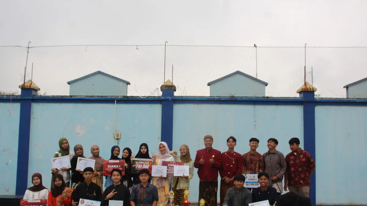 Siswa SMA Mutual meraih berbagai prestasi di bidang akademik maupun nonakademik selama tahun ajaran baru 2026/2027.