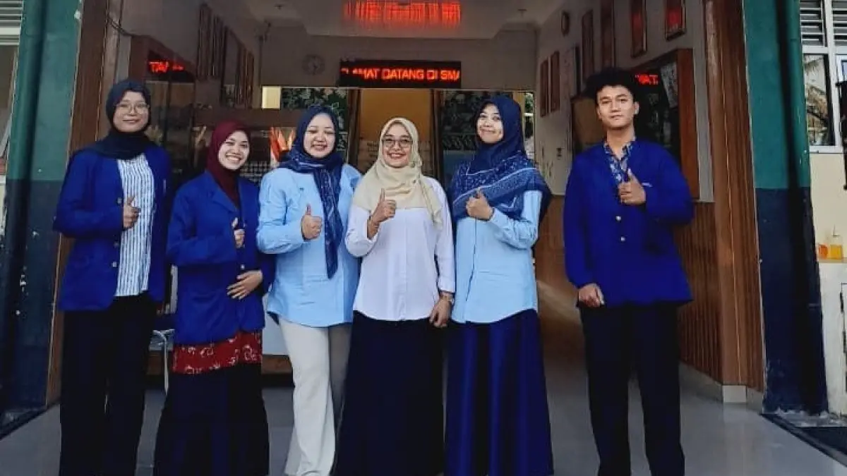 Tim pelaksana program GRES di di SMAN 1 Tempel, Sleman.