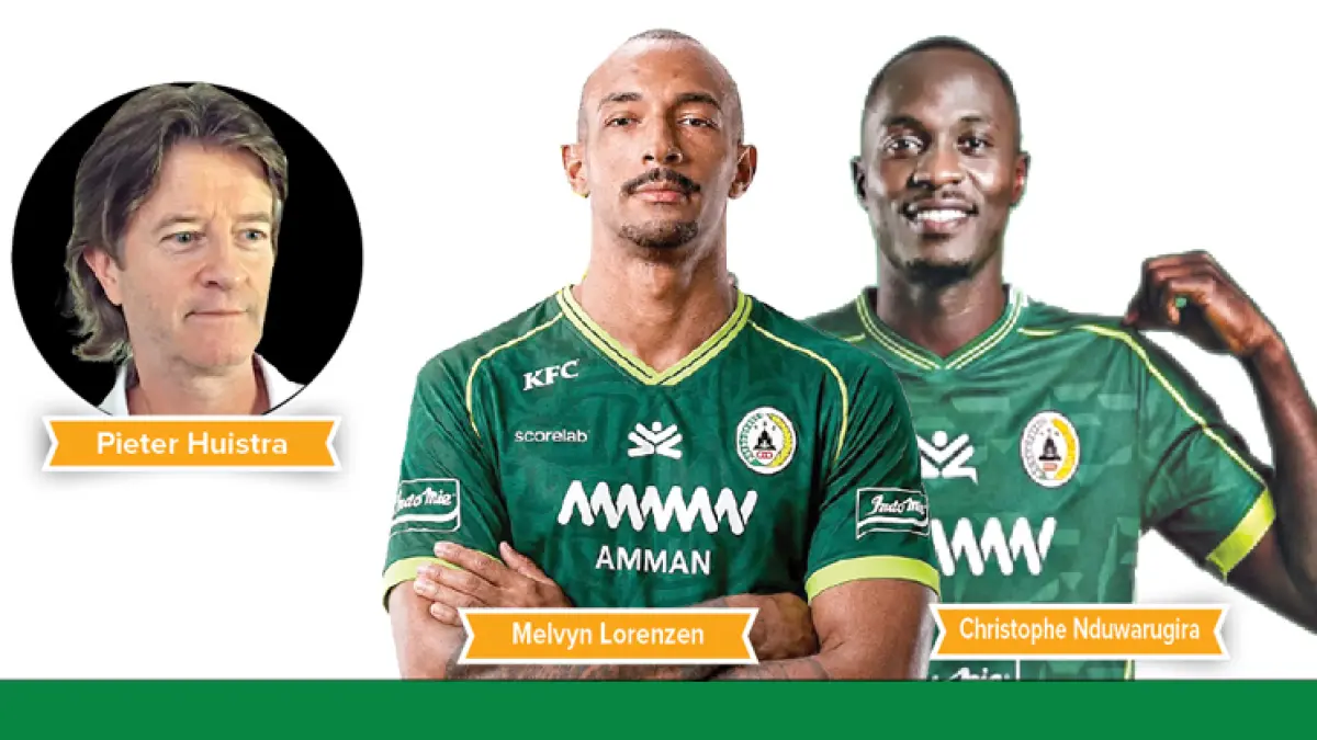 Huistra Puas dengan Melvyn Lorenzen dan Nduwarugira. (Foto: Dokumentasi PSS SLeman)