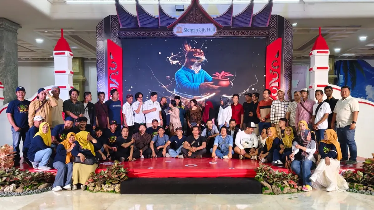 Seluruh panitia usai peluncuran Kontes Nasional Aglonema Nusantara ke-6 yang digelar Selama tiga hari di Sleman. Tanggal 20 hingga 22 November 2026.