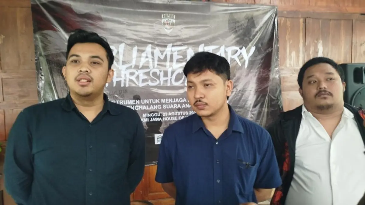 Dari kiri, Kinnas Putra Ariska (Pengurus Besar HMI MPO), Muhammad Aulia Rahman (Koordinator PPP Muda Nasional), dan Yonatan Agung Doxa Pratama (Ketua Sapma Pemuda Pancasila DIY).&nbsp;
