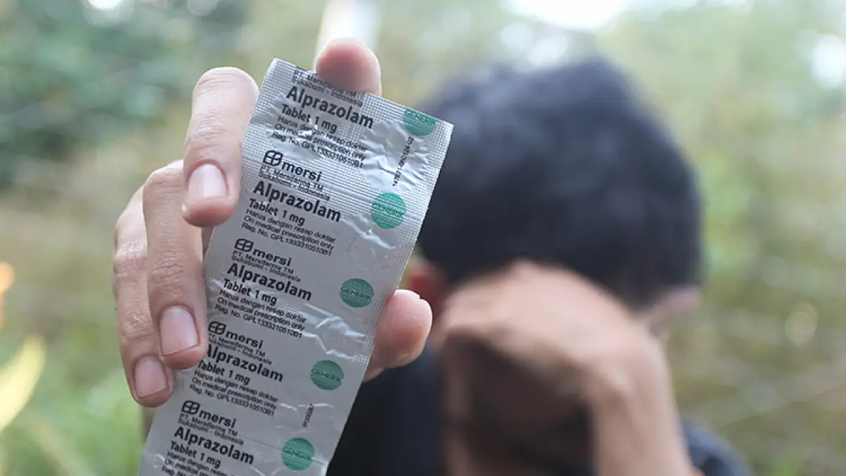 PENYALAHGUNAAN: Penggunaan obat penenang jenis Alprazolam di kalangan masyarakat, menyimpan dinamika tersendiri. Obat golongan psikotropika ini kerap dimanfaatkan sebagai pelarian, bahkan diperjualbelikan secara ilegal. (Foto: Guntur Aga Tirtana/Radar Jogja)