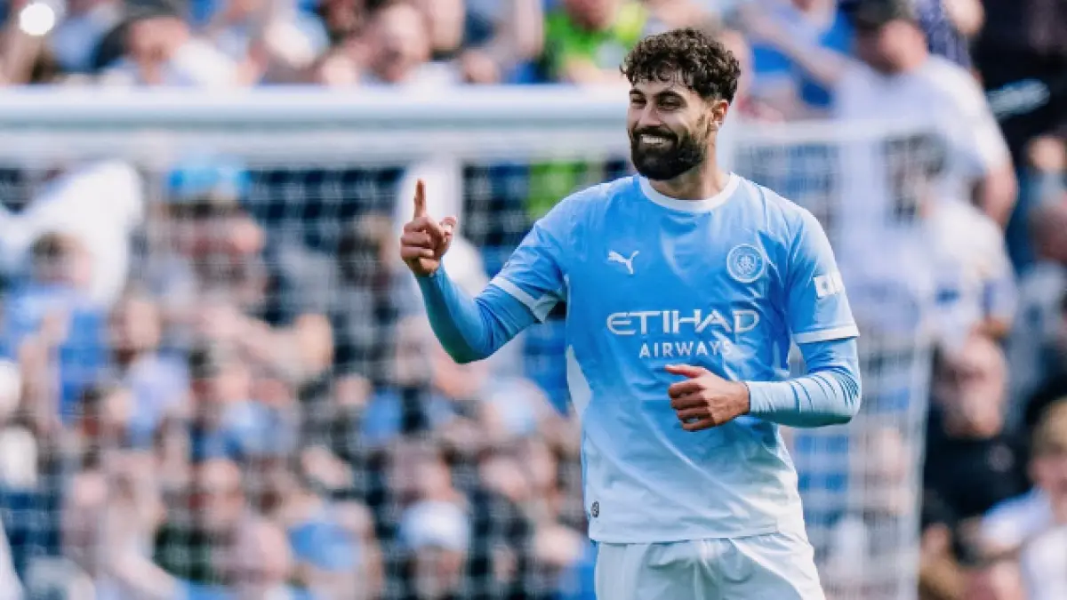 Selebrasi Josko Gvardiol setelah mencetak gol kemenangan Manchester City atas Bournemouth.