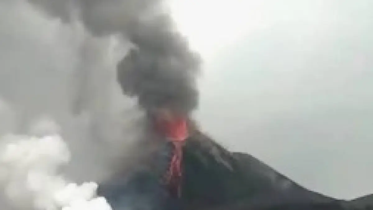 Gunung Anak Krakatau. 