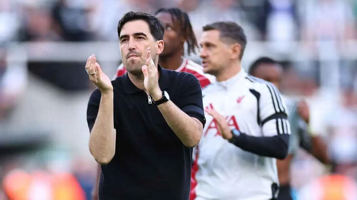 Pelatih Liverpool, Andoni Iraola.