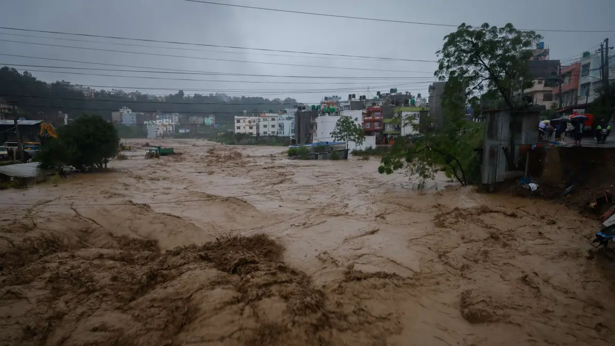 Banjir bandang dan tanah longsor menerjang kawasan perbatasan Nepal dan Tibet