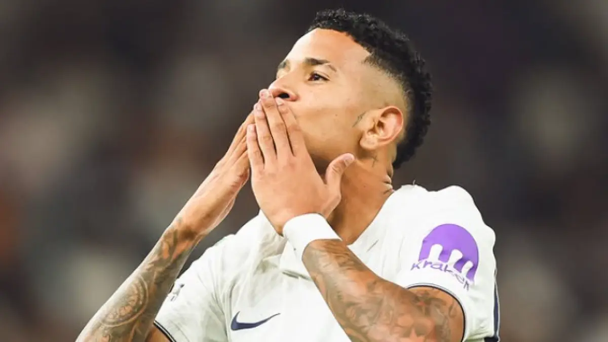 Rekrutan anyar Tottenham Hotspur dari Manchester City, Savio.