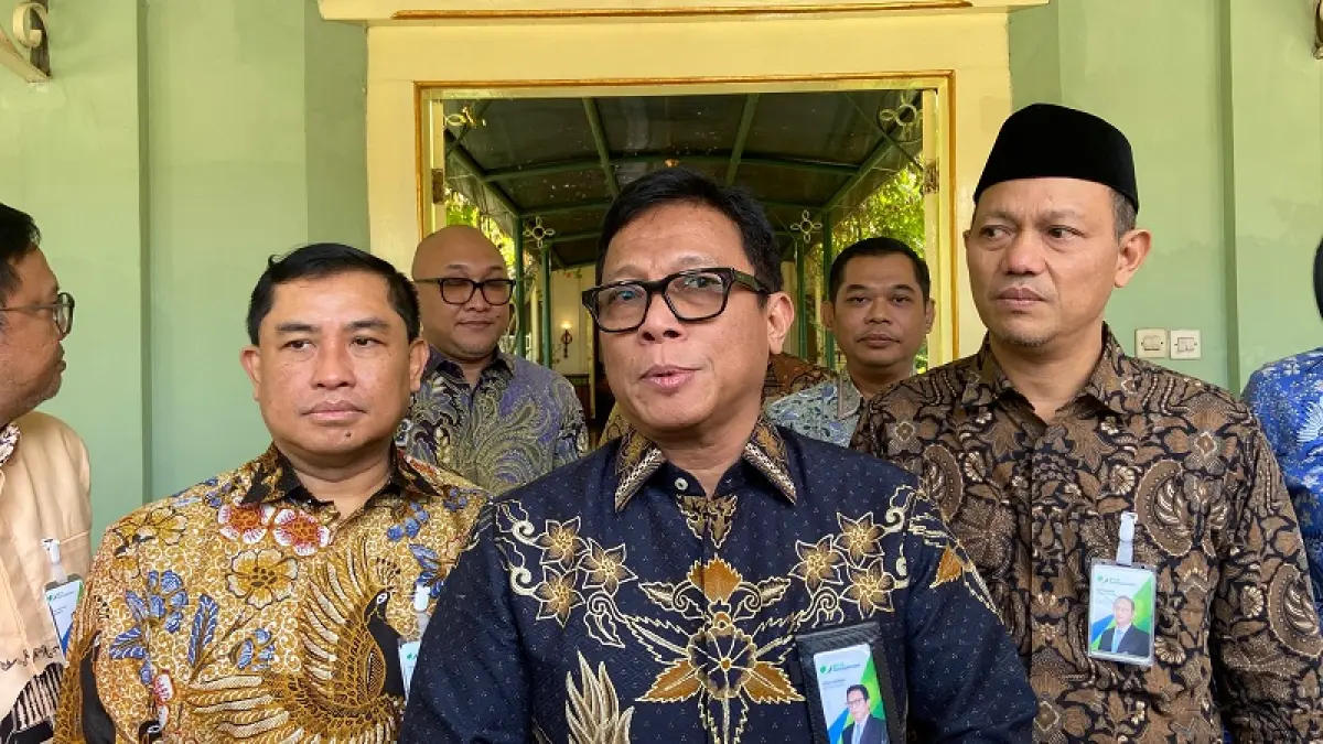Direktur Utama BPJS Ketenagakerjaan Syaiful Hidayat (pakai batik kacamataan). Cintia Yuliani/Radar Jogja