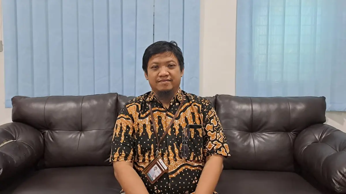 Ketua Pelaksana Sensus Ekonomi Kabupaten Gunungkidul Iwan memberikan keterangan terkait progres pendataan Sensus Ekonomi 2026, Jumat (28/8/2026). (Dzika Fajar/Radar Jogja)