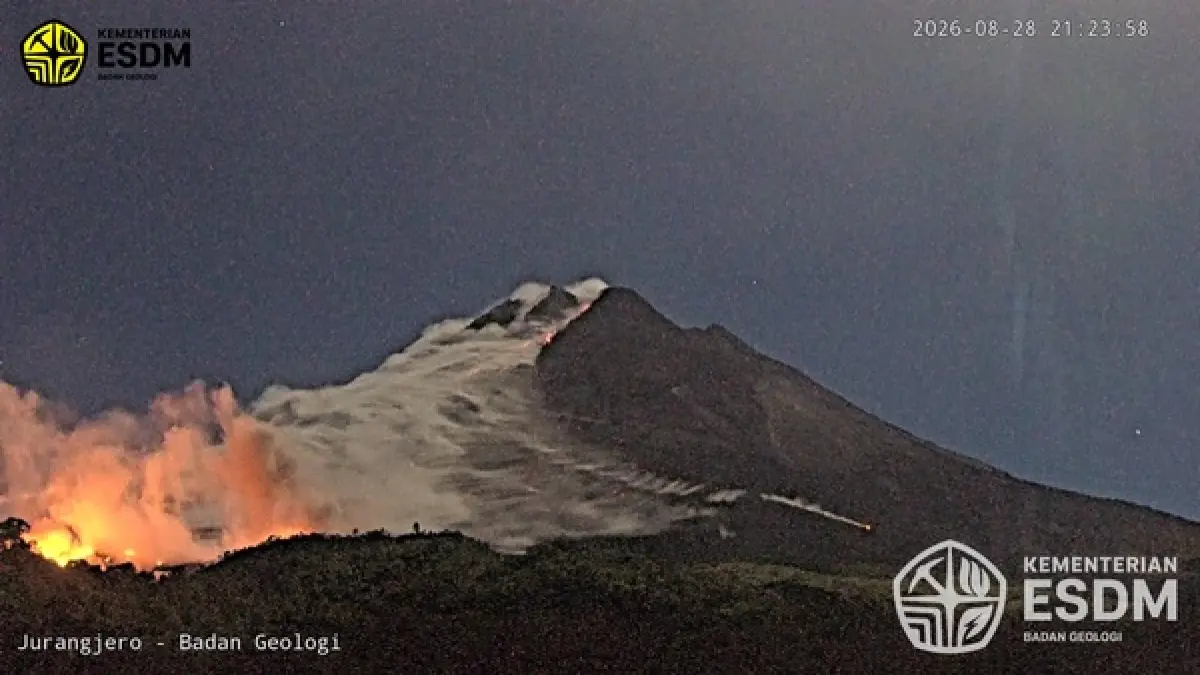 Awan panas guguran Gunung Merapi Jumat (28/8) pukul 21.22 dengan estimasi jarak luncur 2000 meter. (Dokumentasi BPPTKG)