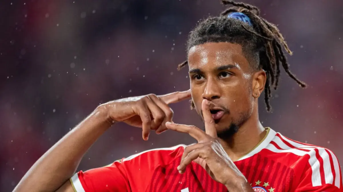Selebrasi Michael Olise setelah mencetak gol dalam kemenangan Bayern Munich atas Stuttgart.