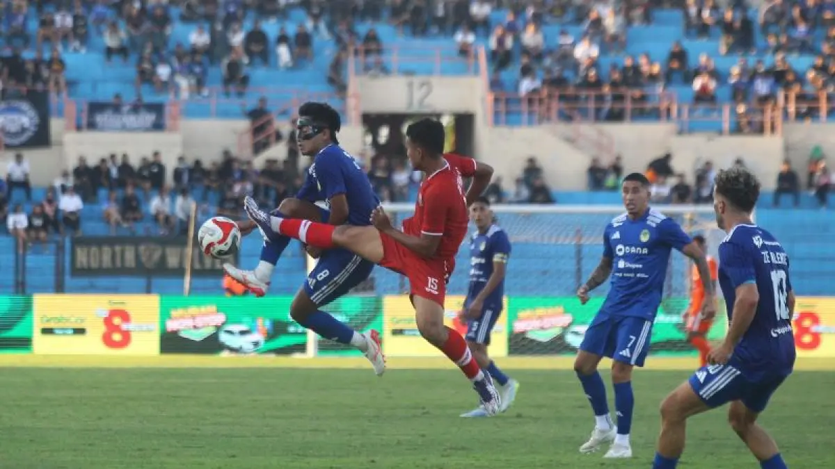 Sesi pertandingan antara PSIM Jogja melawan Deltras Sidoarjo di momen launching tim PSIM di Stadion Sultan Agung, Bantul Sabtu (29/8). (Guntur Aga Tirtana/Radar Jogja)
&nbsp;