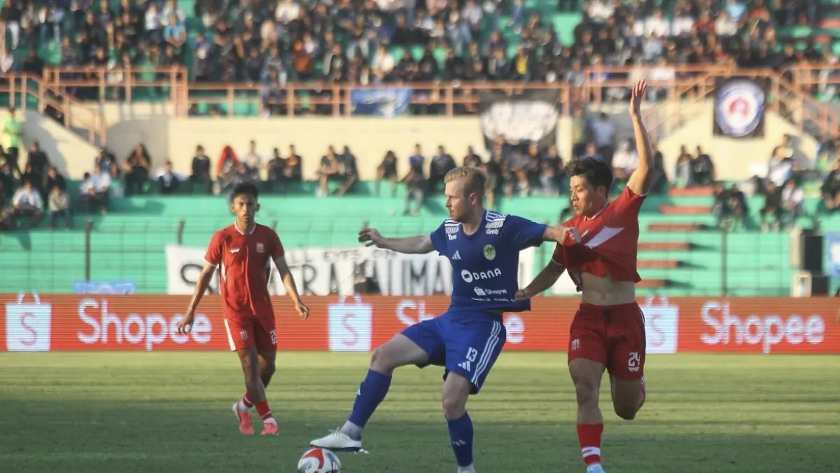 Sesi pertandingan antara PSIM Jogja melawan Deltras Sidoarjo di momen launching tim PSIM di Stadion Sultan Agung, Bantul Sabtu (29/8). (Guntur Aga Tirtana/Radar Jogja)
&nbsp;
