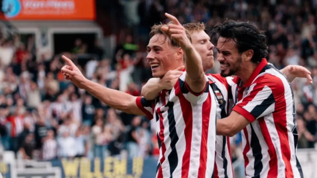 Selebrasi para pemain Willem II setelah mencetak gol ke gawang Heerenveen.