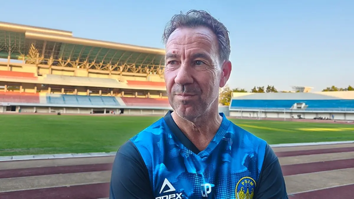 Pelatih PSIM Jogja Jean Paul van Gastel. (Fahmi Fahriza/Radar Jogja)