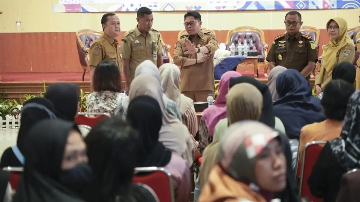 SALURKAN BANSOS: Penyaluran bantuan sosial bagi pelaku UMKM 2026 dilakukan di Gedung Wanita, Kota Magelang Senin (31/8). (Dokumentasi Prokompim Kota Magelang)
&nbsp;