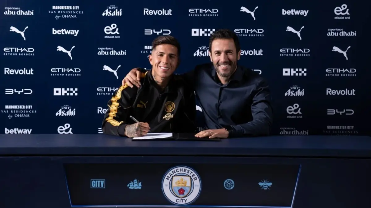 Enzo Fernandez resmi menjadi pemain anyar Manchester City.