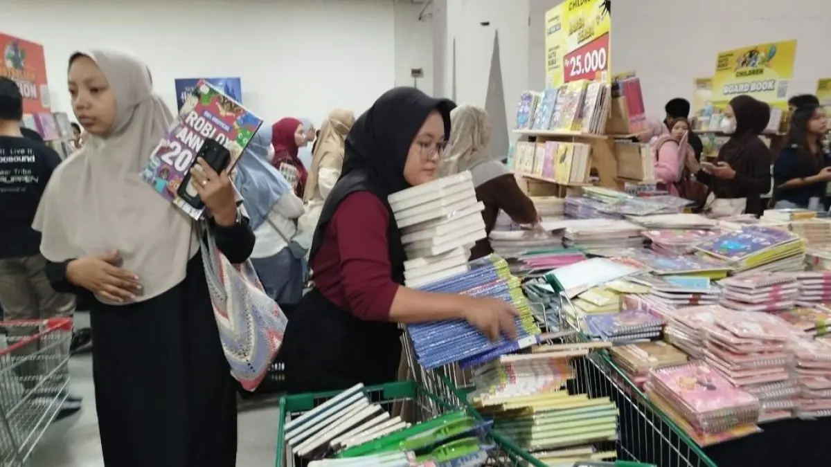 BORONG BUKU: Satu Dekade Big Bad Wolf di Yogyakarta, Mengabarkan Semangat Literasi Lewat 2 Juta Buku di JEC (3/9/2026).&nbsp;(iwa ikhwanudin/Radar Jogja) 