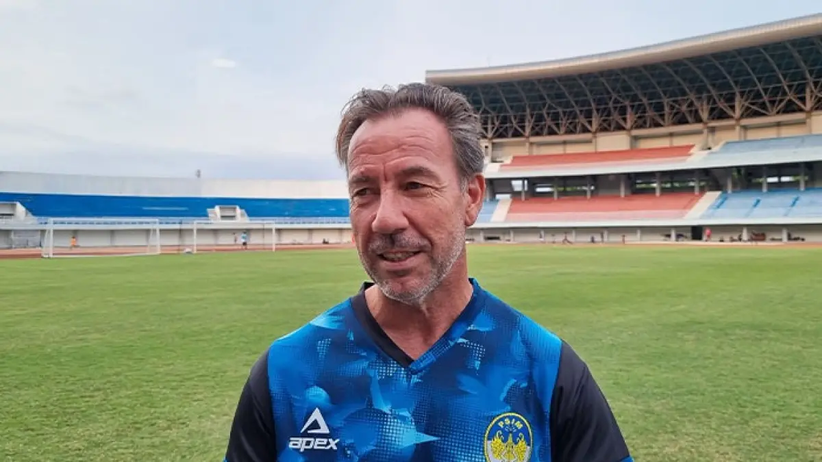 Pelatih PSIM Jogja Jean Paul Van Gastel. (Fahmi Fahriza/Radar Jogja)