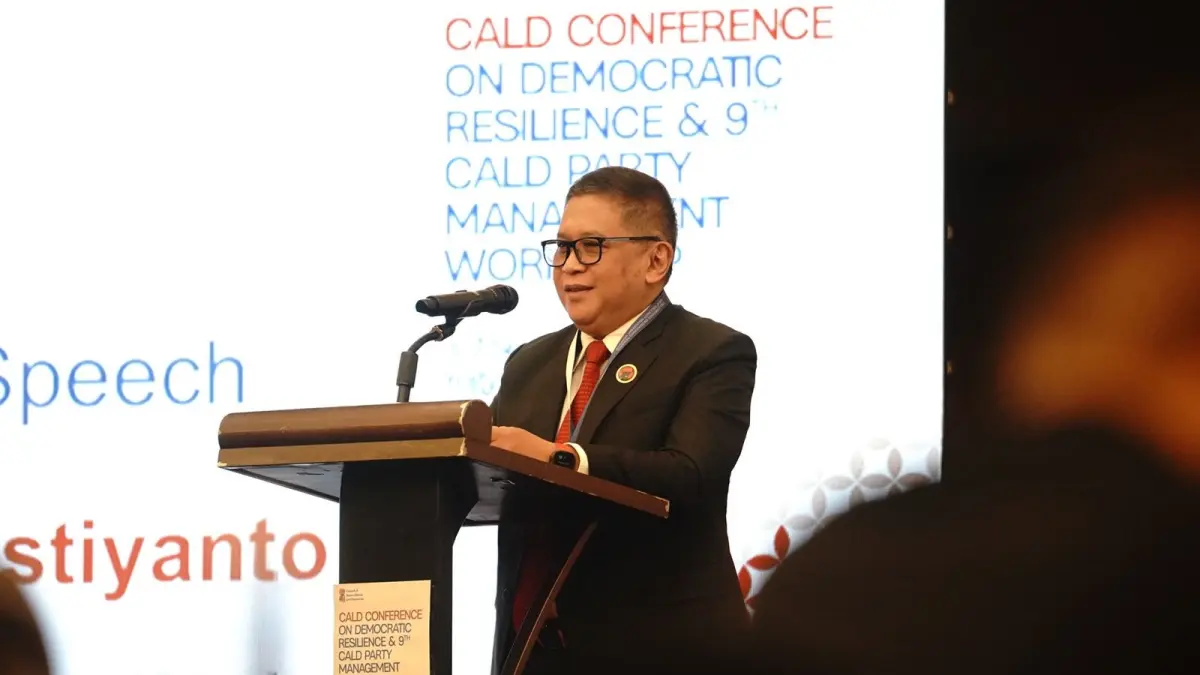 Sekretaris Jenderal PDI Perjuangan (PDIP) Hasto Kristiyanto menjadi keynote address dalam forum bertajuk “Democracy in the Age of Authoritarian Populism: Strategy through Party Institutionalization” digelar di Karaton Ballroom, Hotel Royal Ambarrukmo, Yogyakarta, Jumat (4/9/2026).