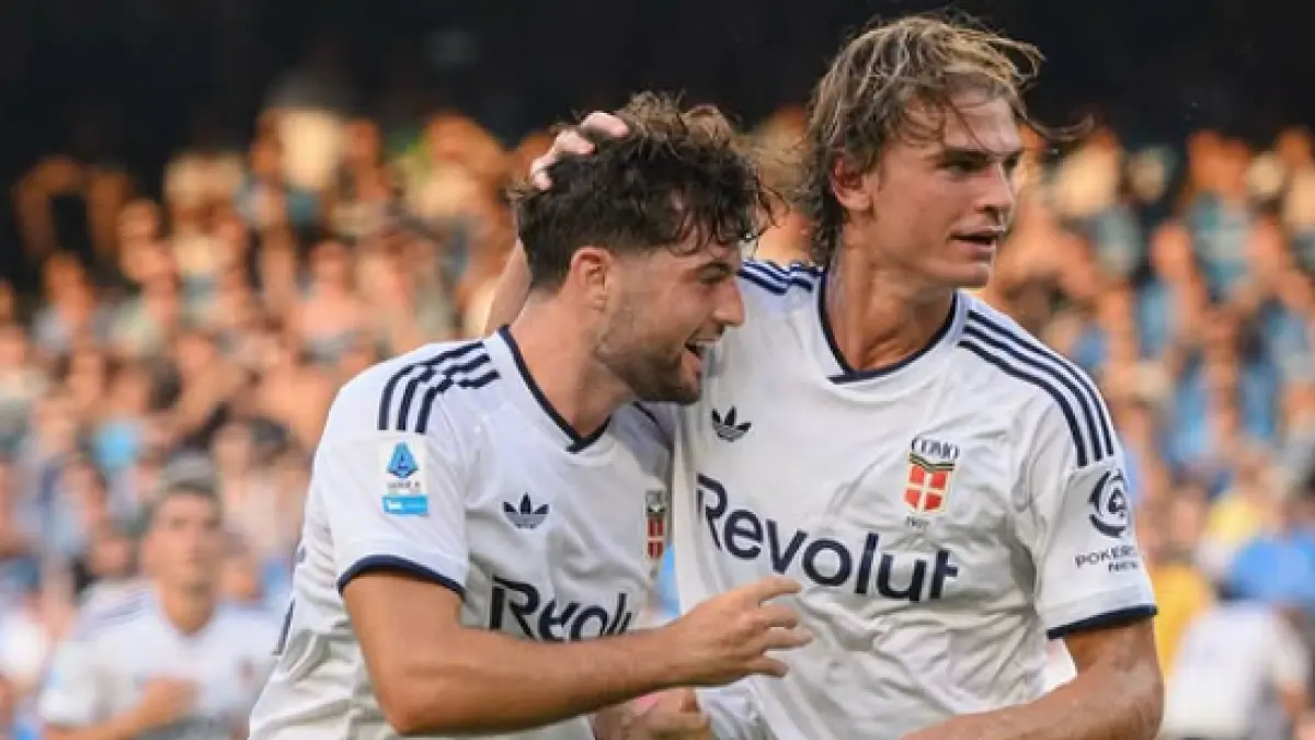 Selebrasi para pemain Como dalam kemenangan atas Napoli.
