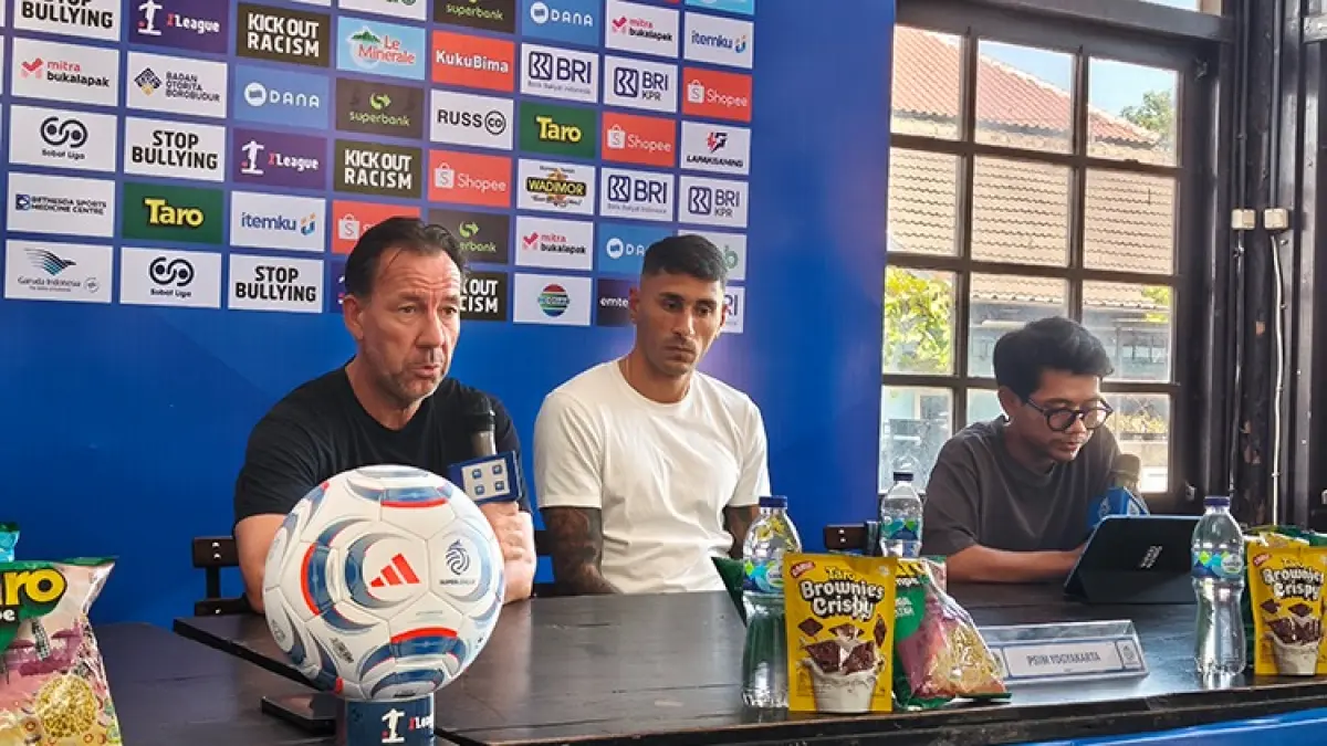 Sesi konferensi pers jelang pertandingan pertama PSIM Jogja di BRI Super League 2026/2027. (Foto: Fahmi Fahriza/Radar Jogja)
