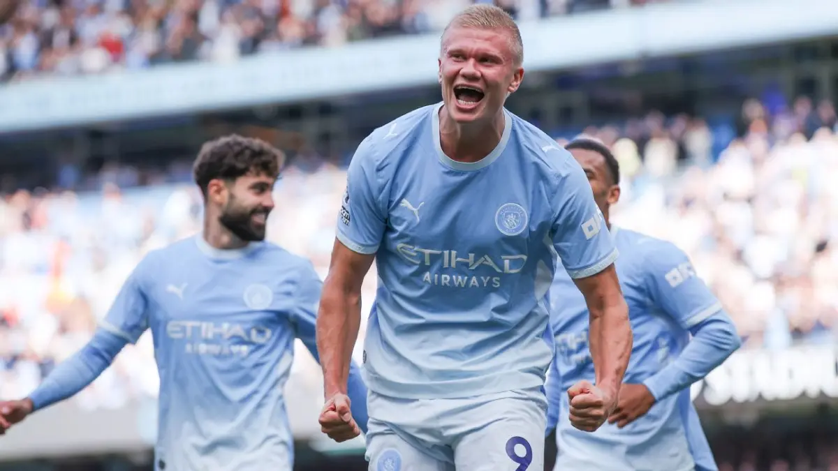 Selebrasi Erling Haaland setelah mencetak gol kemenangan Manchester City atas Coventry City di Etihad.