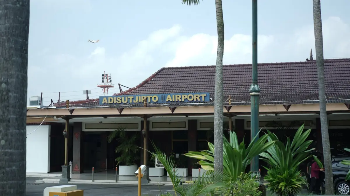 Aktivitas Bandara Adisutjipto - Dokumentasi Bandara Adisutjipto