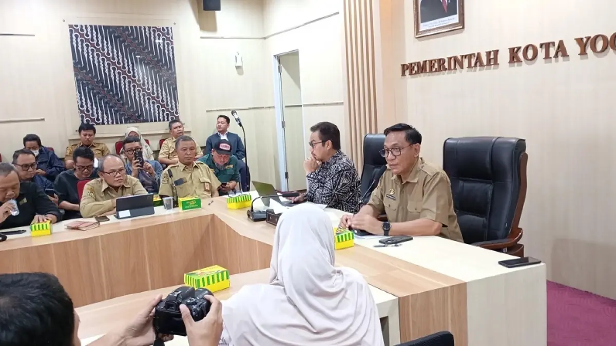 JUMPA PERS:&nbsp;Wali Kota Jogja Hasto Wardoyo dan Wakil Wali Kota Jogja Wawan Harmawan saat menyampaikan keterangan terkait dengan rangkaian HUT Kota Jogja ke-270 di Balai Kota, Senin (7/9/2026). IWAN&nbsp;NURWANTO/RADAR JOGJA

&nbsp;