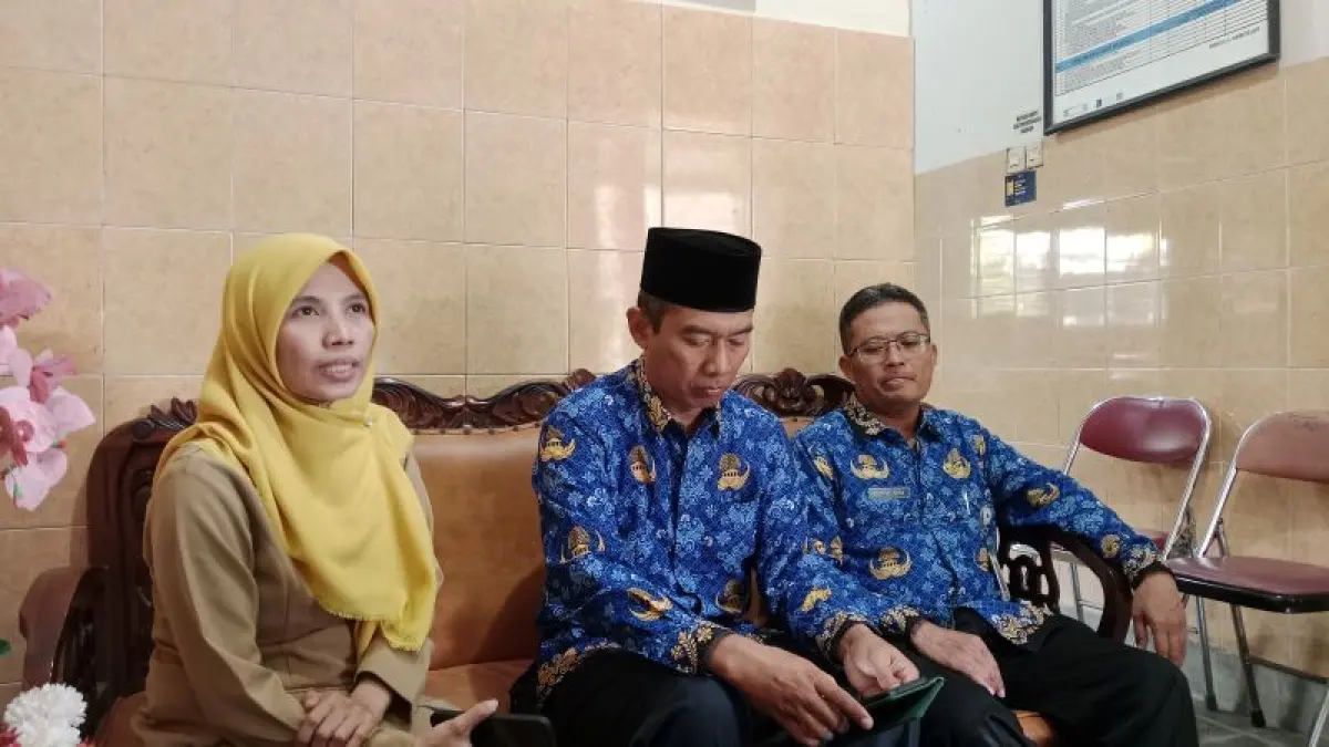Panewu Anom Turi, Muh. Yunan Nurtrianto (tengah). (Delima Purnamasari/Radar Jogja)