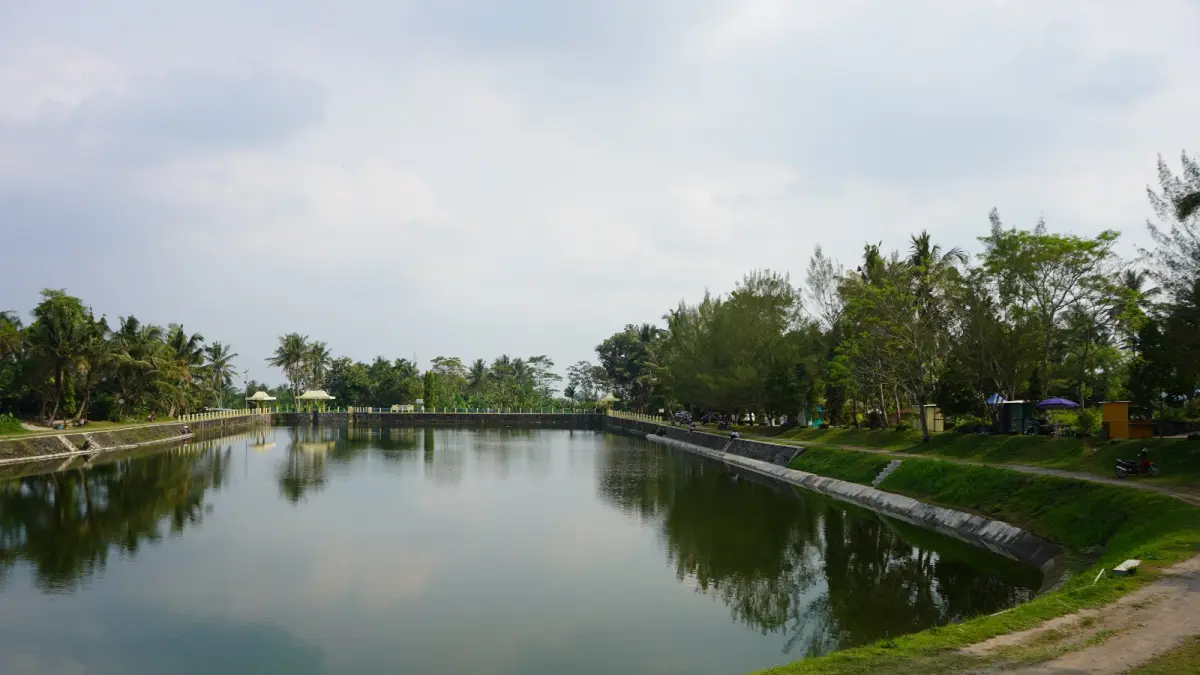 RIGASI: Saluran irigasi di lahan persawahan di Sumberagung, Kapanewon Moyudan, Sleman, Bidang Sumber Daya Air dan Drainase (SDAD) Dinas Pekerjaan Umum Perumahan dan Energi Sumber Daya Mineral (PUPESDM) DIY bakal membangun  infrastruktur irigasi yang berada di sejumlah embung.