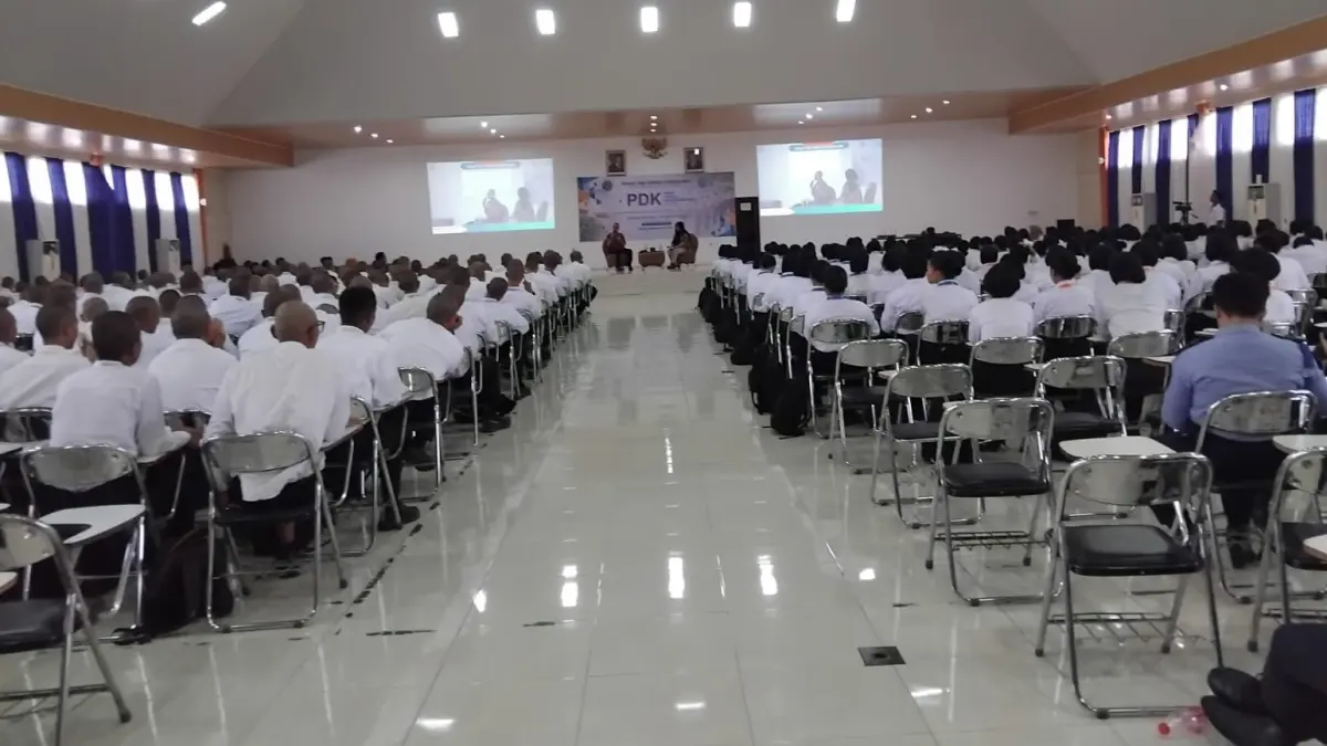Keterangan Para taruna dan taruni saat mendengarkan pemaparan dari KPH Wironegoro - Foto Rizky Wahyu/Radar Jogja 