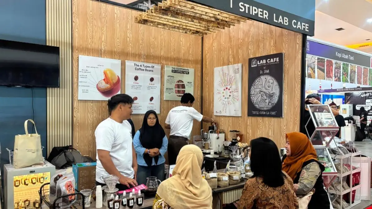 Kopi Arabika Temanggung olahan Stiper Lab Cafe sukses menembus Top 5 Jawara Greenbeans Coffee Competition di Jogja Coffee Week 2026 dan laku lelang Rp3 juta.
