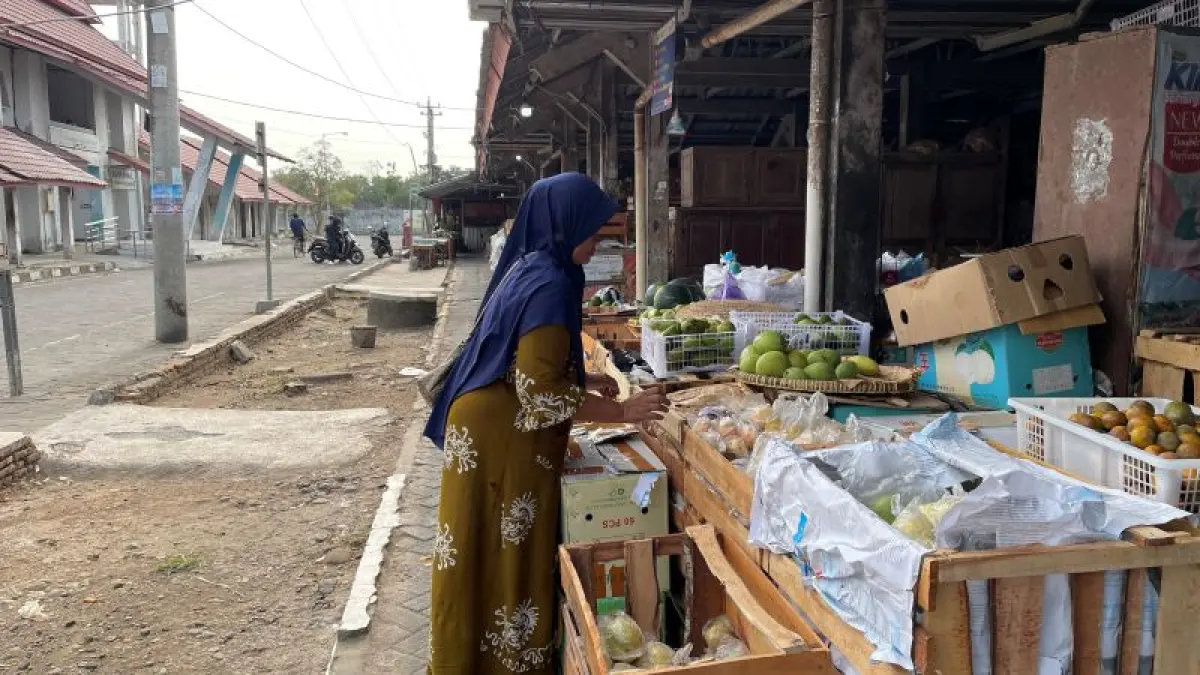 LENGANG: Kondisi Pasar Imogiri yang sepi dari pengunjung Selasa (8/9). (Aris Romadhon/Radar Jogja)