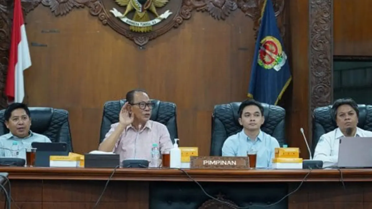 PUBLIC HEARING: Pansus pengawasan pelaksanaan perda kewirausahaan daerah mendengarkan paparan dari akademisi dan perwakilan Apindo. SETWAN DPRD DIY